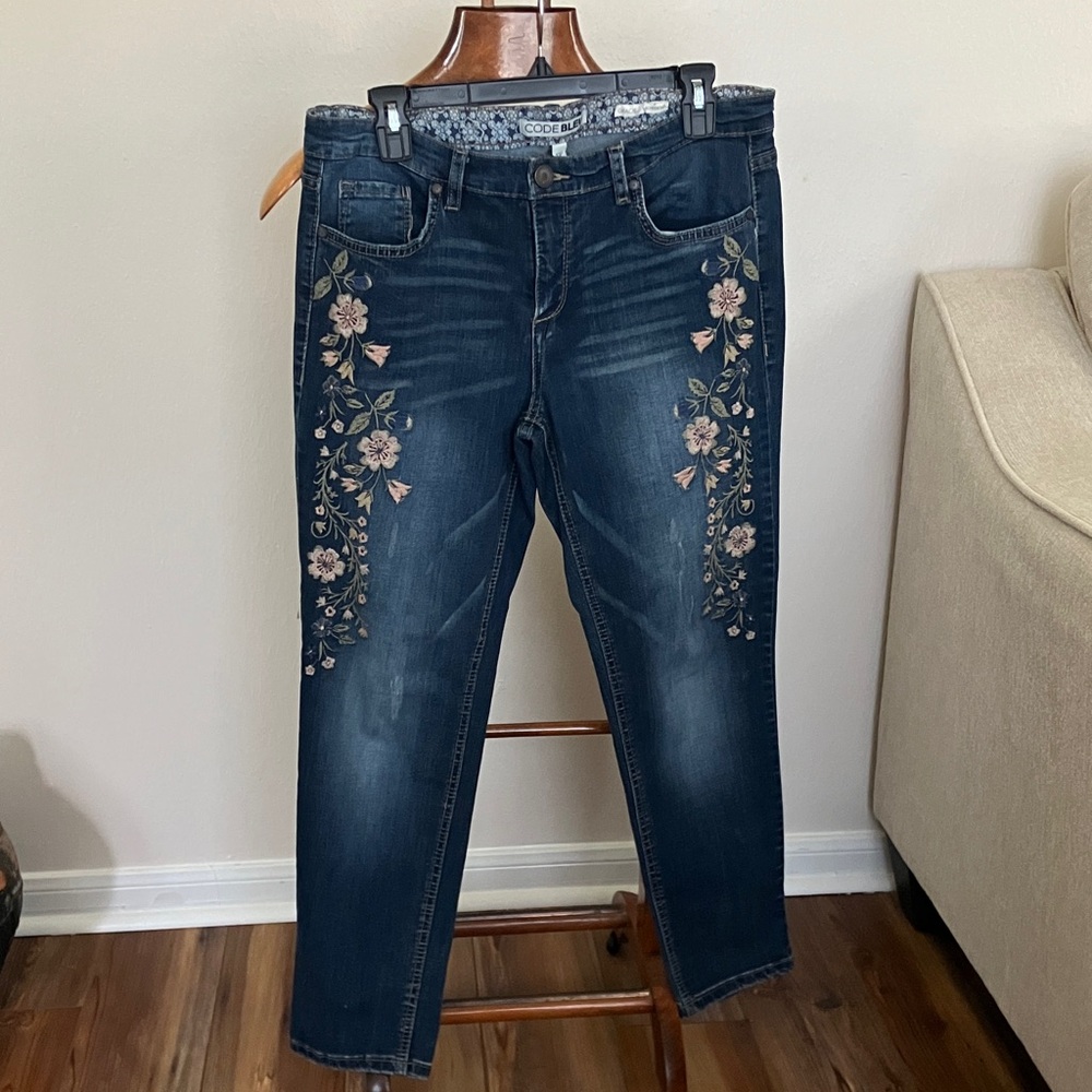 Code Bleu Dark Blue Floral Embroidered Jeans